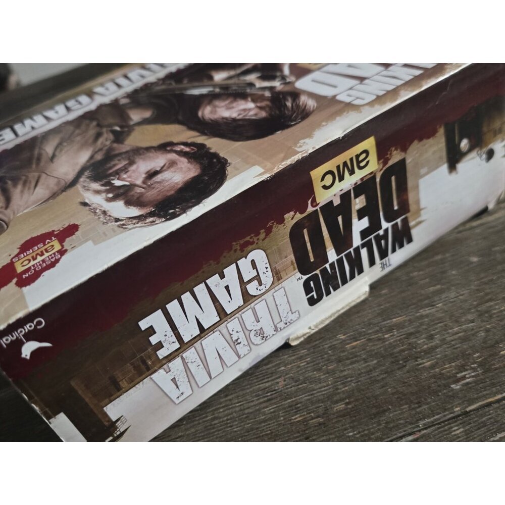 Cardinal Games, The Walking Dead Trivia Game - Picture 5 of 11
